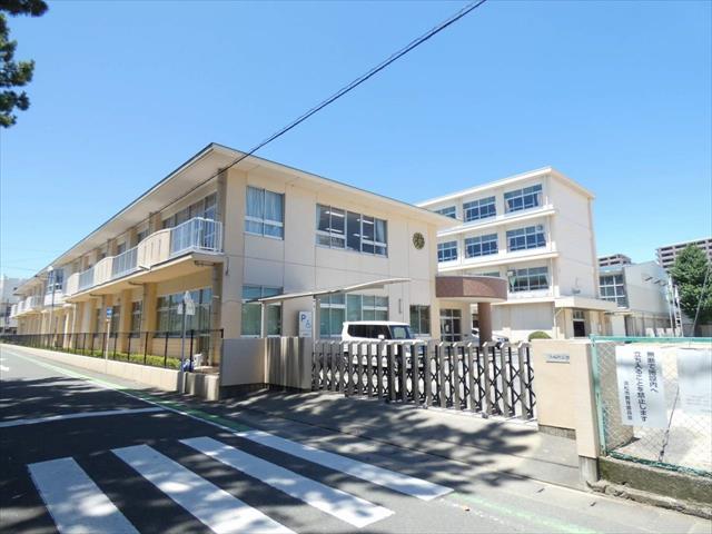 小学校　佐藤小学校（小学校）まで568m