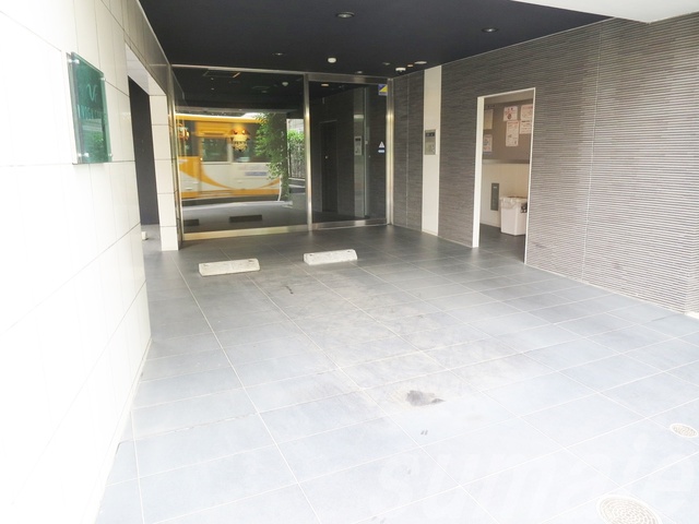 エントランス　建物入口です
