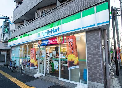 コンビニ　ファミリーマート 上中里三丁目店（コンビニ）まで630m