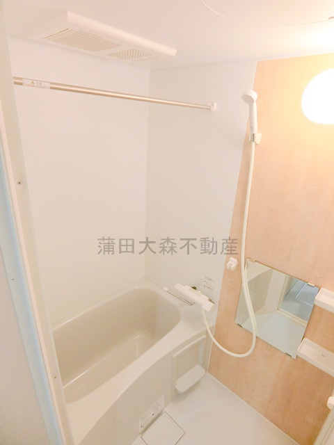 バス・シャワールーム　浴室乾燥機付きバスルーム　お風呂