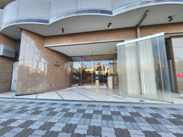 エントランス　詳細は、RISUMO江坂本店までお問合せください♪