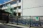 小学校　川崎市立梶ケ谷小学校（小学校）まで406m