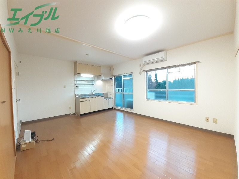 居室・リビング　※同物件別部屋の写真となります
