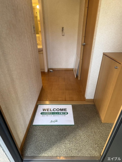玄関　※別部屋の写真です