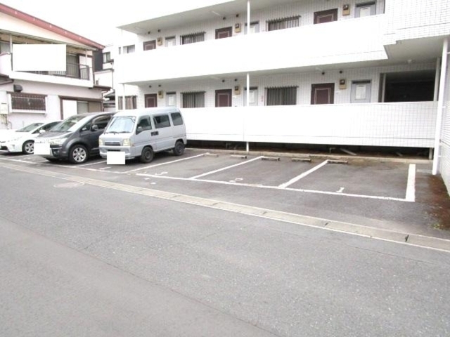 駐車場　駐車場（要空き確認）