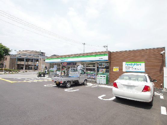 コンビニ　ファミリーマート 川越鯨井店（コンビニ）まで325m