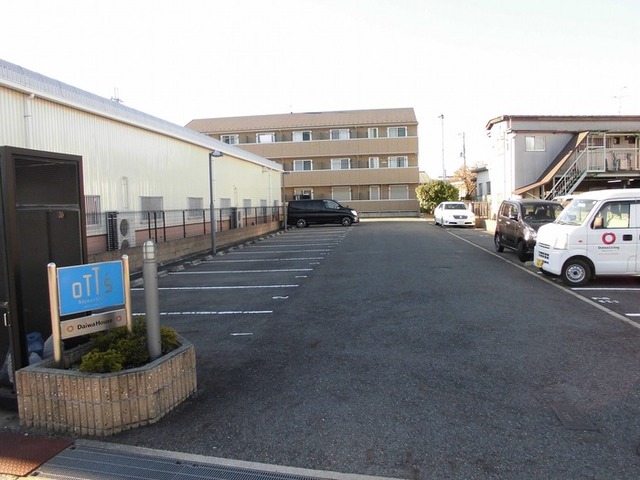 駐車場　駐車場