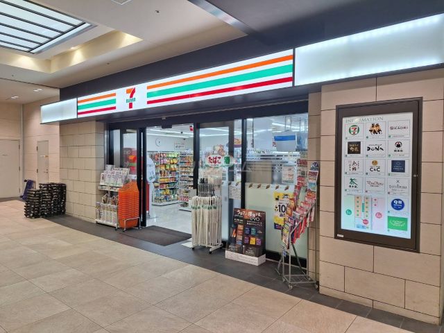 コンビニ　セブンイレブン　京王聖蹟桜ヶ丘駅店（コンビニ）まで227m