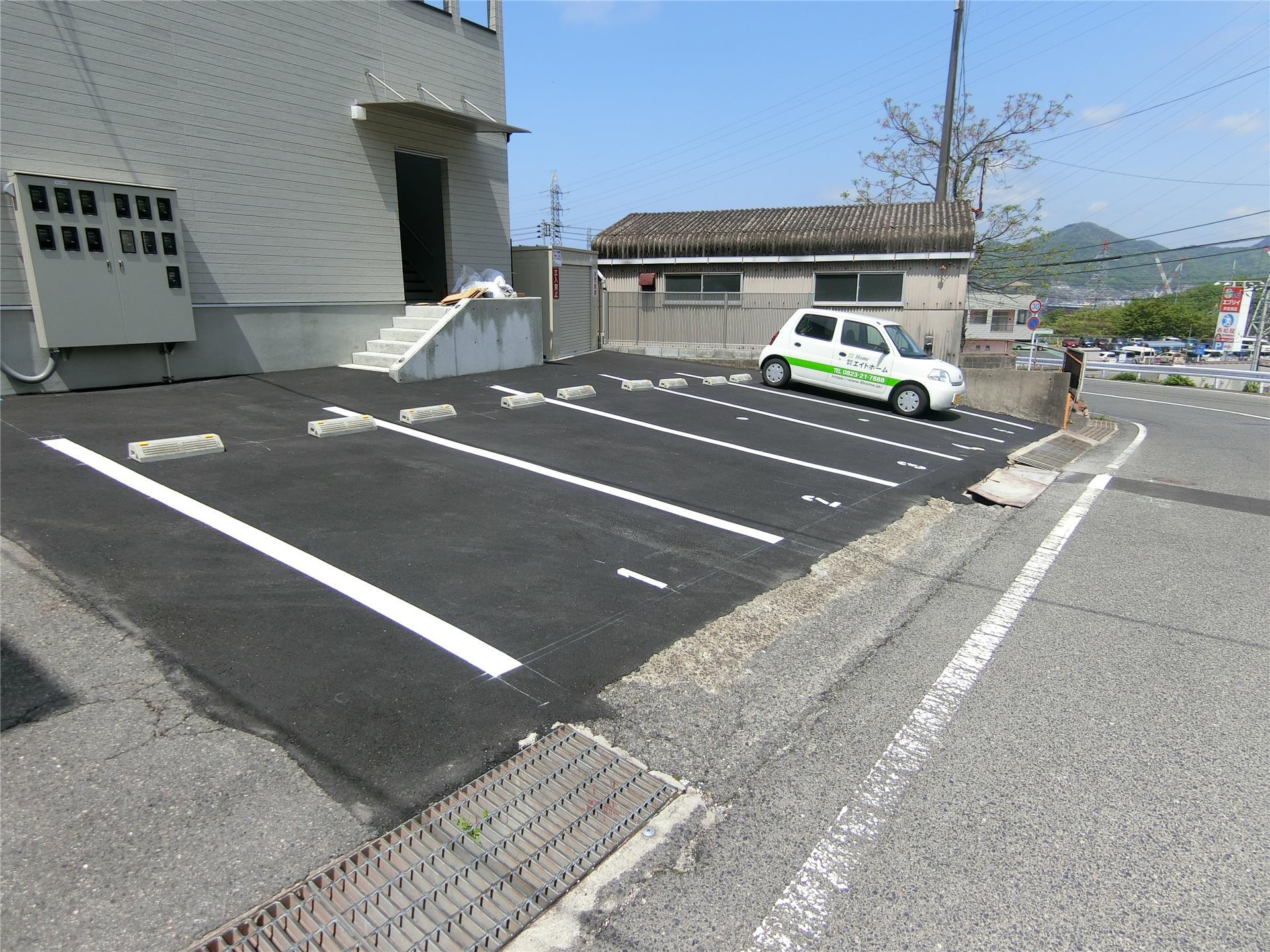 駐車場　綺麗に舗装された駐車場です♪