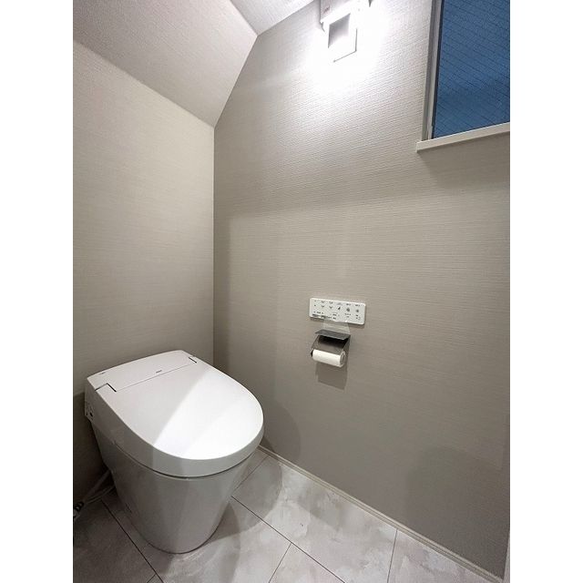 文京区小石川1丁目戸建のトイレ写真