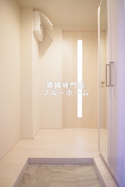 玄関　明るい玄関！