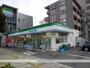 コンビニ　ファミリーマート　二中通電停前店（コンビニ）まで90m