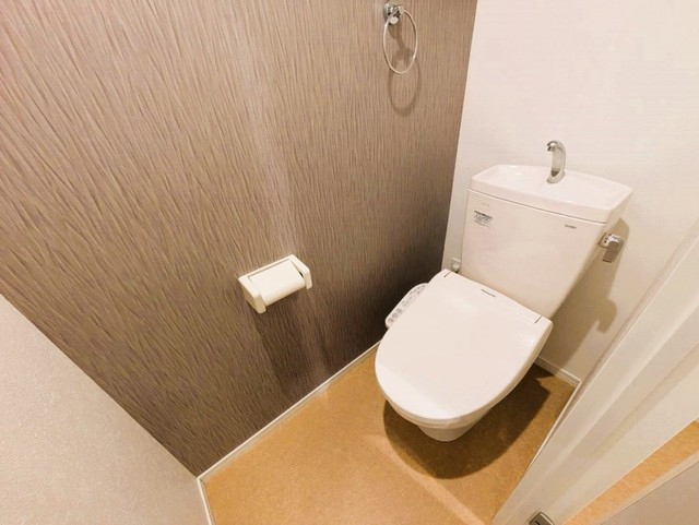 トイレ　【トイレ】（同仕様写真）お掃除のしやすいシンプルなトイレです