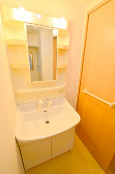 洗面設備　※別部屋の写真です