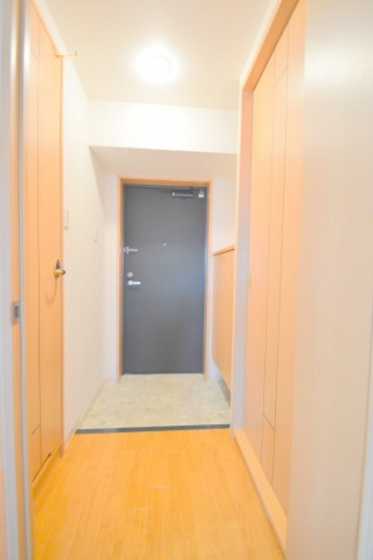玄関　※別部屋の写真です