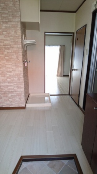 玄関　※別部屋の写真です