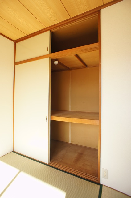 収納　天袋付☆押入タイプは奥行があるので、収納らくらくです♪