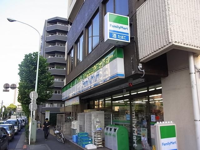 コンビニ　ファミリーマート（コンビニ）まで260m
