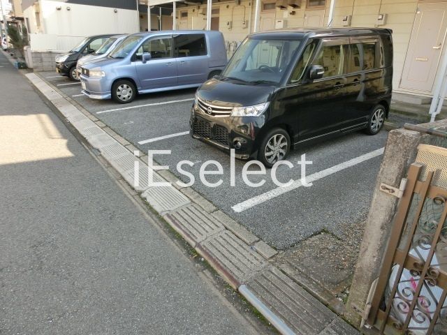 駐車場　敷地内駐車場があります