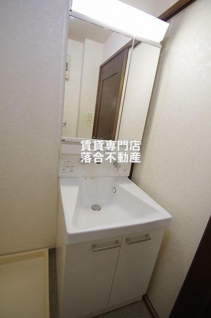 洗面設備　独立洗面化粧台付き