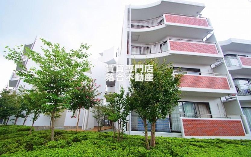 建物外観　おしゃれな建物