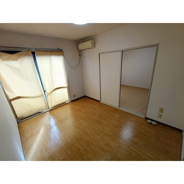ファインパレス Dの居間写真
