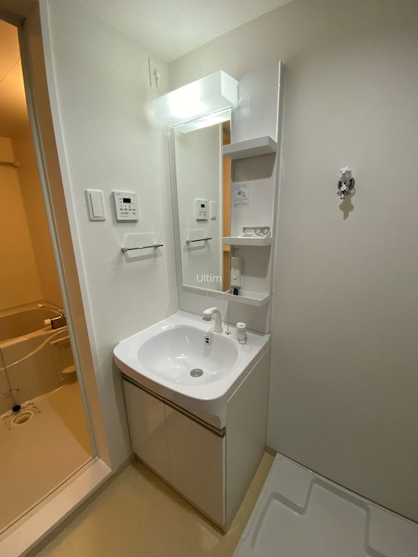 洗面設備　別のお部屋の写真ですが参考までに