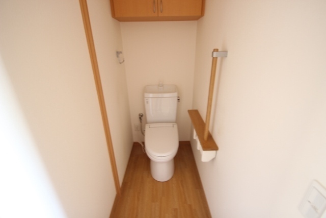 トイレ　※別のお部屋の写真です
