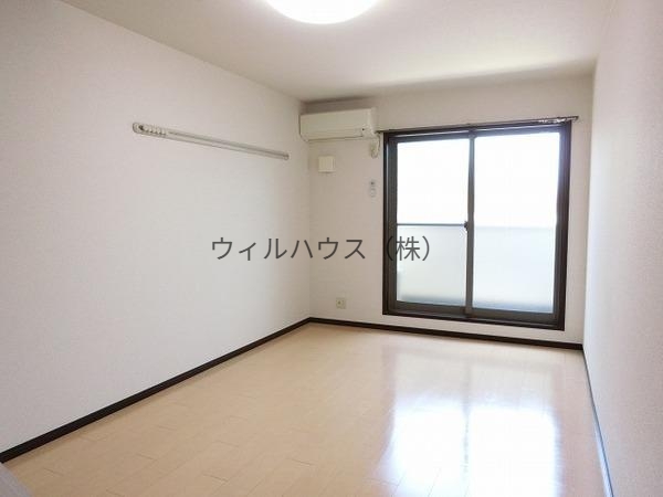 その他部屋・スペース　明るい洋室！