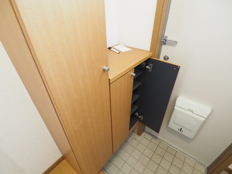玄関　下駄箱