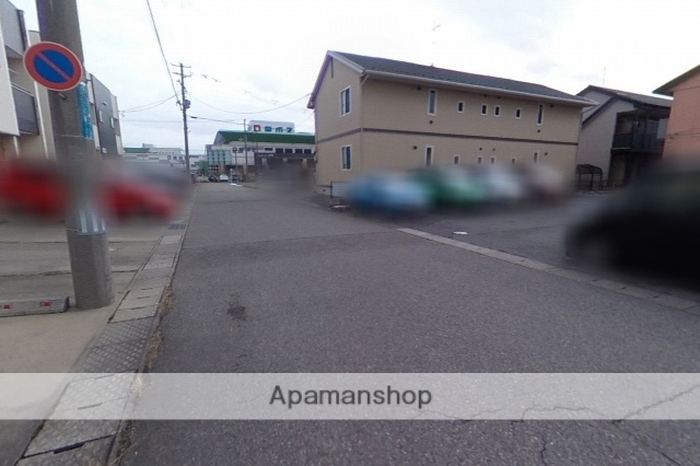 その他　前面道路（その他）まで0m