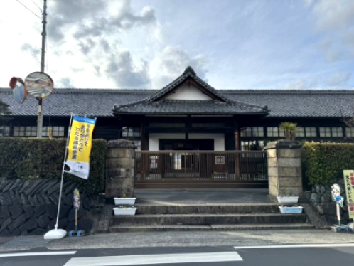 小学校　橋本市立高野口小学校（小学校）まで243m