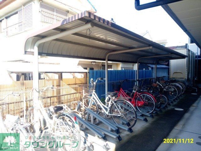 その他　屋根付き駐輪場