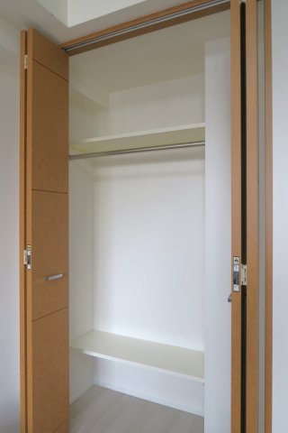 収納　写真は同タイプ住居です。