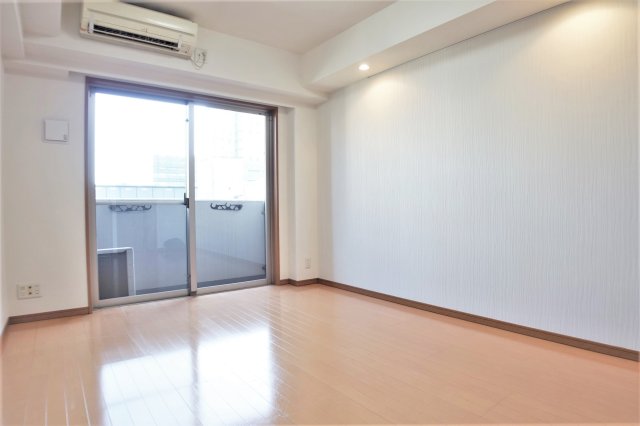 居室・リビング　写真は同タイプ住居です。