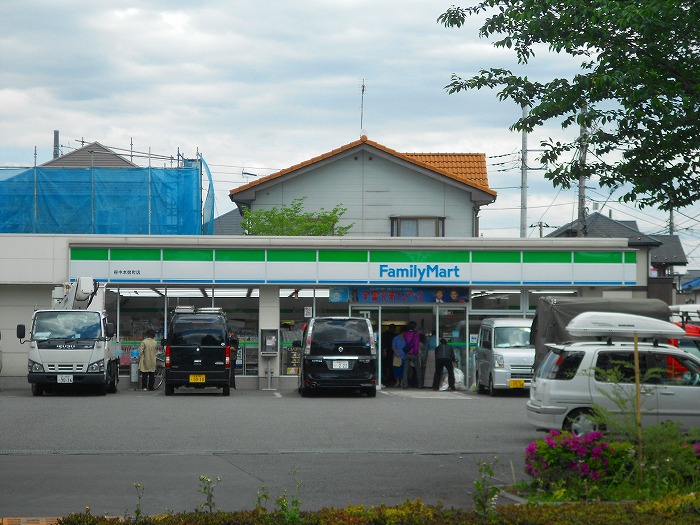 コンビニ　ファミリーマート 府中本宿町店（コンビニ）まで745m