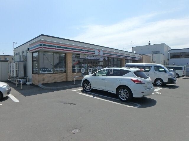 コンビニ　セブンイレブン札幌米里中央通店（コンビニ）まで286m