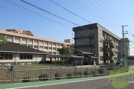 中学校　明石市立朝霧中学校（中学校）まで859m