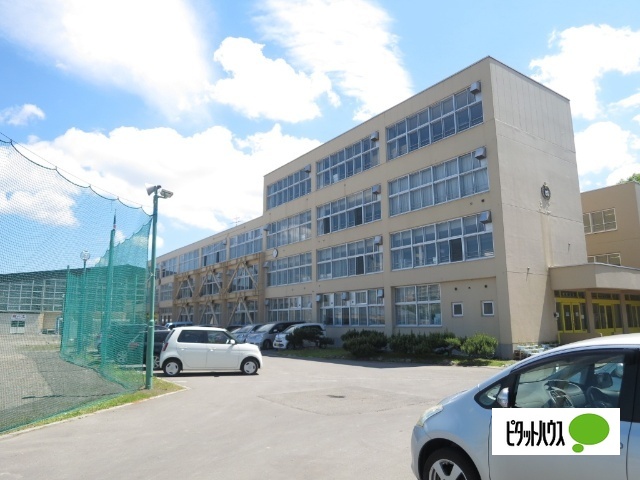 小学校　旭川市立啓明小学校（小学校）まで638m