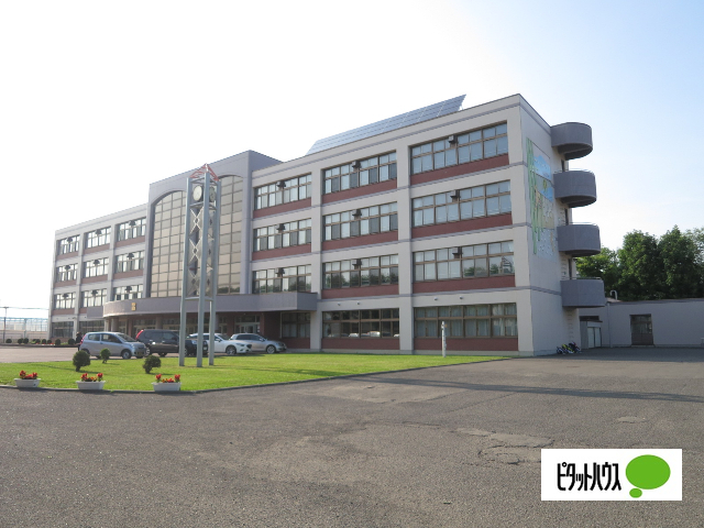 中学校　旭川市立光陽中学校（中学校）まで1297m