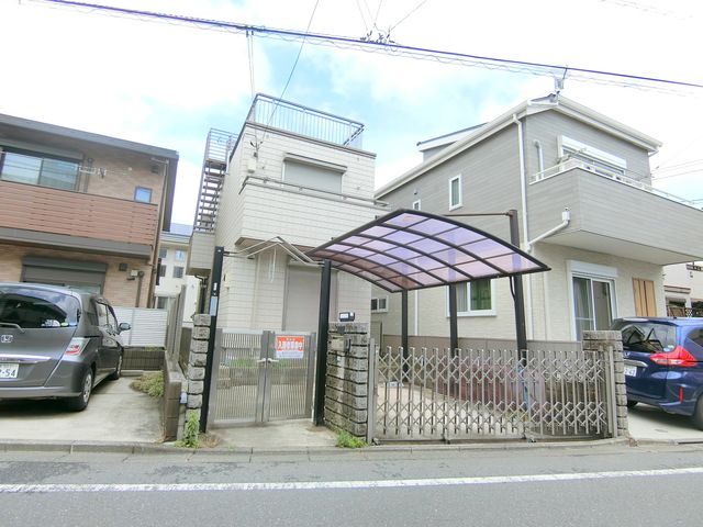 建物外観　耐震耐火に優れた旭化成ヘーベルハウス　敷地内駐車場