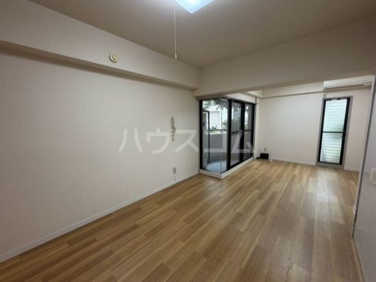 AOIビルの居間写真