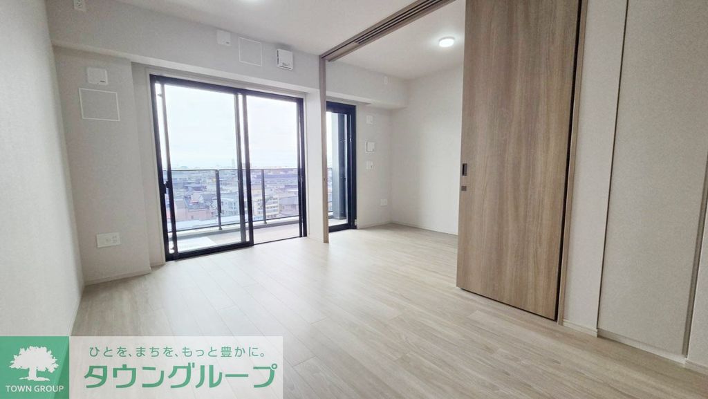 ＪＲ京浜東北線 西川口駅 徒歩7分 7階建 築3年の居間写真