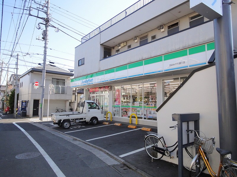 コンビニ　ファミリーマート（コンビニ）まで256m