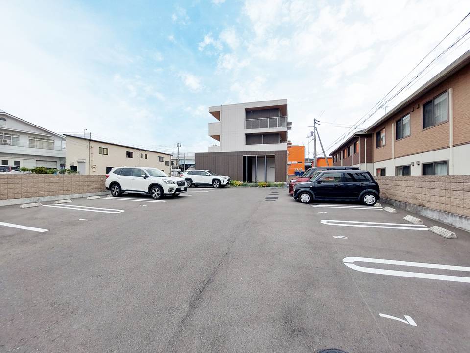 駐車場　駐車場