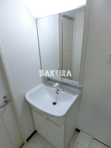 洗面設備　身支度に欠かせない独立洗面台♪