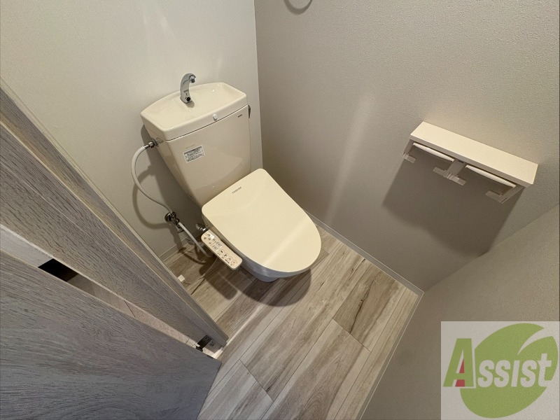 トイレ　こちらはトイレです。清潔感があり、安心して使用できます。