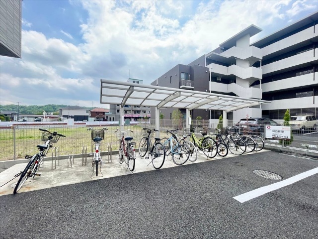 その他共有部分　同一建物内２０２号室内装写真転載