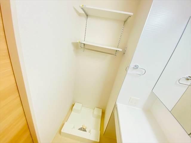 その他設備　同一建物内２０２号室内装写真転載