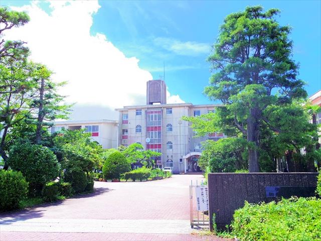 小学校　御殿場南（小学校）まで705m